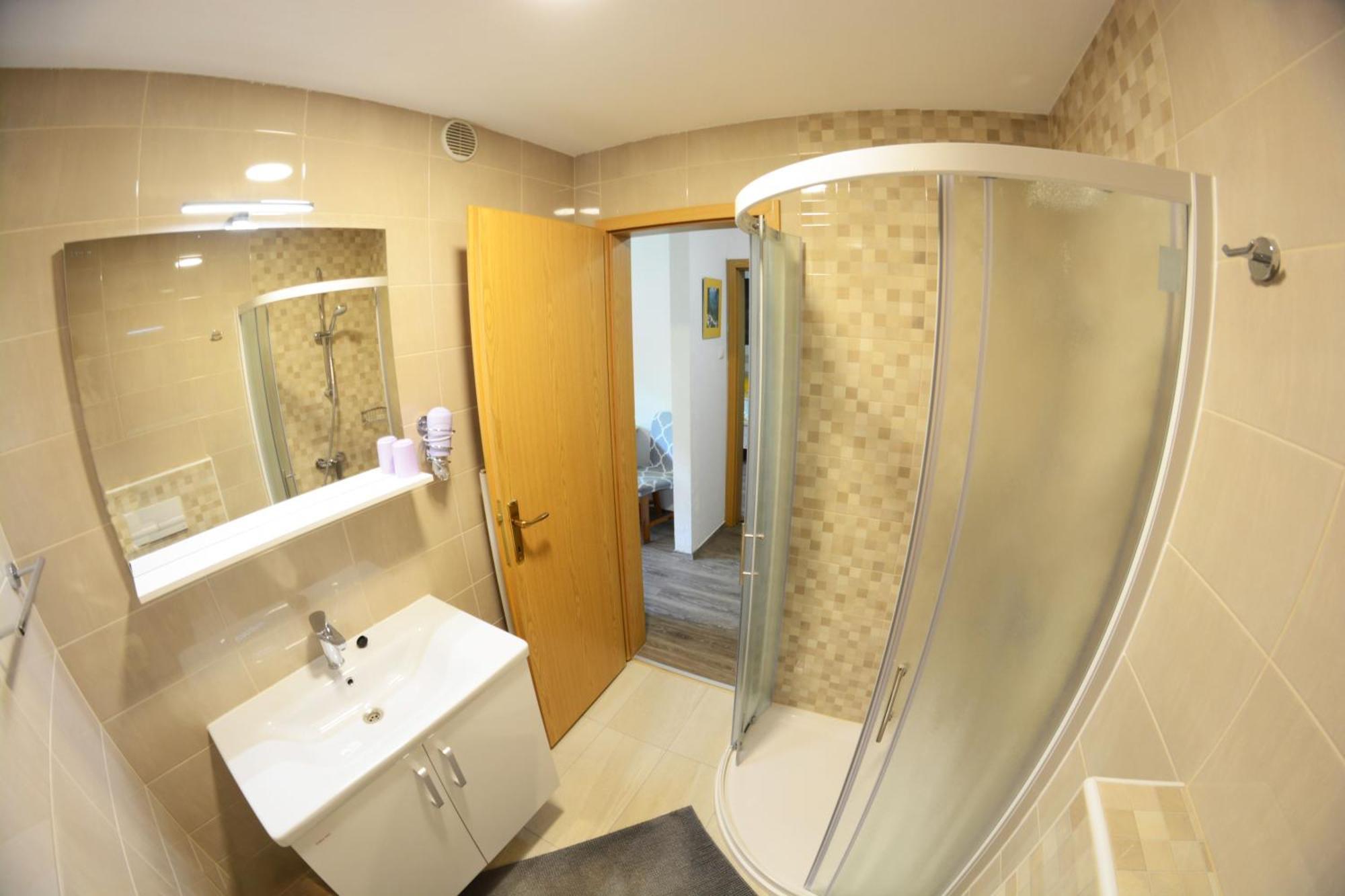Apartments Arh Бохин Екстериор снимка